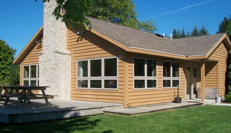 Lohmann Lodge Exterior